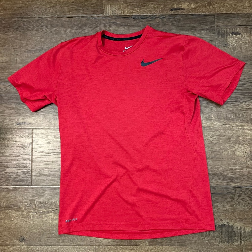 Nike- Dri-Fit Short Sleeve Training T-shirt - Medium